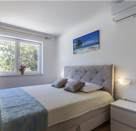 6 bedroom villa with pool near Labin, Istria, sleeps 12